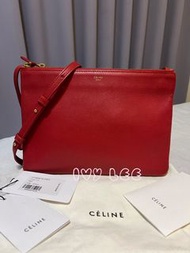 Celine Trio系列經典燙金LOGO小羊皮三夾層斜背包 經典紅色 二手精品