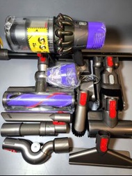 Dyson vacuum cleaner V10無線吸塵機，全機已深層清潔消毒吸力強勁，整體機件運轉良好，電池續航力50分鐘狀態極佳，已更換全新Filter，全機摩打保養3個月，歡迎查詢!