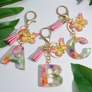 Pink Butterfly 26 Letters Keychain for Women Resin Sequins Lucky Gift Fashion Rantai Kunci Huruf 26 