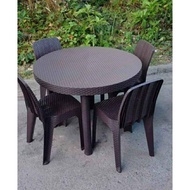 Jolly Brand Rattan Round Table (32"x 32")