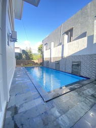 Villa 300 m² dengan 4 kamar tidur dan 5 kamar mandi pribadi di Puncak (Villa Ranisa Puncak)