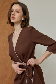 kade.bkk เดรสรุ่น Monaliza dress เดรสป้ายหน้าเดรปช่วงกระโปรง ​+ เข็มขัด (KAD128)