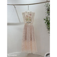 Borrow amy lace chan song(ban with sleeves)