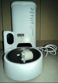 二手 極新 PETKIT佩奇 智能寵物餵食器SOLO攝影鏡頭版連底盤 及 無線智能飲水機連濾芯及濾棉 (不散賣)