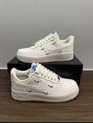 全新有盒Nike Air Force 1 07 LX"Chrome Luxe“ 合成革 四鈎 低幫板鞋 女款 白藍