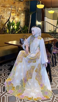 K-FASHION Gamis Set Hijab Terbaru 2024 Kekinian Baju Wanita Lebaran Model Baru Import Viral Premium Mewah Outfit Gradasi 2 Warna Modern Simple Elegan Sherin Ada Semua Bahan Ceruti Armani Maxmara Silk Rayon Cringkle Airflow Plisket Ready Zaraa