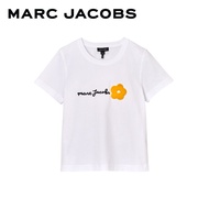 MARC JACOBS THE DAISY LOGO SLIM TEE 2F5RTP081C12 FA25 เสื้อยืด
