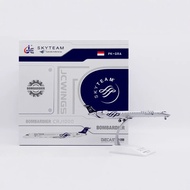 1200 JC Wings LH2511 Garuda Indonesia CRJ-1000ER PK-GRA Sky Team โลหะผสมเครื่องบินของเล่นสำหรับอายุ