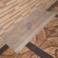 Granit Tangga Motif Kayu 30x90 Bois