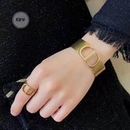 Beautiful and luxurious titanium CD bracelet