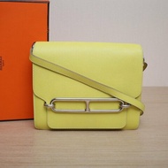 HERMES Roulis豬鼻子239R檸檬黃EC皮D刻銀扣肩背包