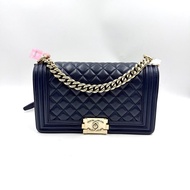 CHANEL Le Boy 中號菱格紋手袋 (Medium Quilted Le Boy)