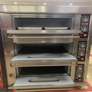 Triple deck commercial baking oven