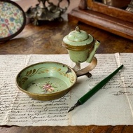 50669-絕美法國19世紀琺瑯墨水台與綠色木柄沾水筆組