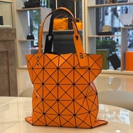 *SHIHNA名牌精品* BAOBAO ISSEY MIYAKE 三宅一生 6x6亮面手提包