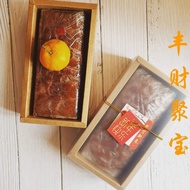 Brandy fruit cake with almond