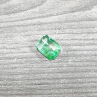 Batu Zamrud Colombia Natural Berly Ce Moderate Kotak