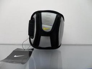 （布丁體育）(缺貨勿下標)NIKE 日系超酷慢跑臂帶 黑色 自行車 手臂包 可放-手機、ipod、運動隨身小包(綁臂式)