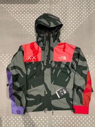 Kaws x The North Face Retro 1986 mountain jacket. Size Small