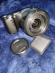 愛寶買賣 SONY NEX-5N 18-55鏡頭 閃光燈 微單眼$5000請主動 +關注 追蹤 此賣場 隨時上新款物品可以免運貨到【語言】中文【商品保固】正常品保7日【價格】免運 電洽私訊 0989891004【交易聯絡方式】桃園平鎮金陵路面交、店到店【配件及說明】電池 充電器 手繩 鏡頭18-55 閃光燈 遮光罩【出租資訊】 押金(販售金額)+租金