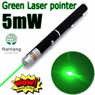 ปากกาเลเซอร์พอยเตอร์ปรับโฟกัสได้ แสงเลเซอร์สีเขียว มาพร้อมปุ่มกดใช้งานปลอดภัย (สีดำ)
