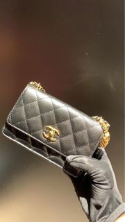 Chanel 23 s mini woc