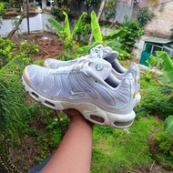 Nike Air Max Plus TN Putih Sepatu Sneakers Unisex Second Original