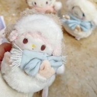 Sanrio冬日地區限定堆雪人掛件小羊 piano