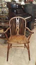 【卡卡頌 歐洲老傢俱 /跳蚤市場/西洋古董 】已售．英國 橡木溫莎椅 雕刻餐椅/單椅 ch0002