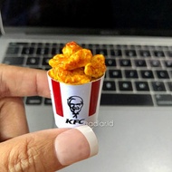 MINIATUR MAGNET KULKAS SOUVENIR KFC BUCKET + ISI MINIATUR AYAM GORENG