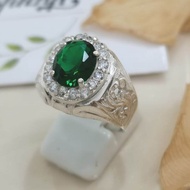 925 Pure Silver Men's Ring Batik Pattern With 8x10mm Green CZ Stone. Cincin Perak Lelaki Dengan Batu Zircon Hijau.