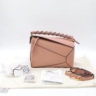 Loewe 羅威 Puzzle Edge 小號 藤編手把 灰粉色 肩背包