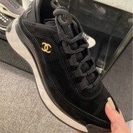 Chanel 全新23K經典雙C麂皮氣墊運動鞋