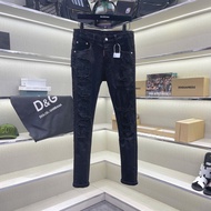 D2 men's jeans, dark black, torn and scratched, embroidered with letters along the thigh, 4 basic st