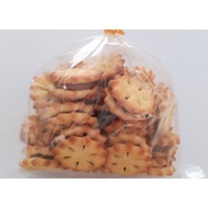 Pineapple Jam Biscuit 黄梨酱饼 200g Biskut timbang 🍪