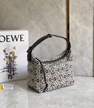 LOEWE Cubi Anagram系列 單肩包 手袋