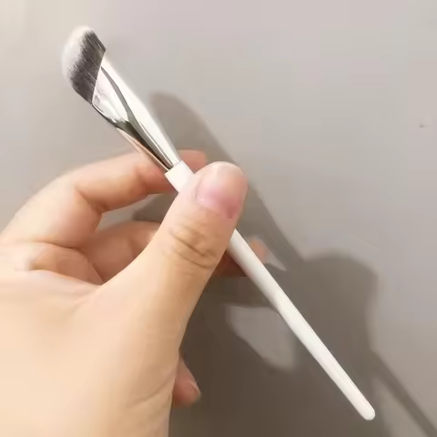 Makeup Concealer Brush for under Eye Cream Corrector Blending Liquid Foundation Nose Contour Profess