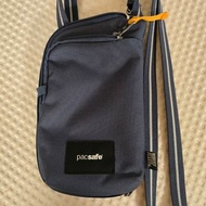 Pacsafe 防盜腰包