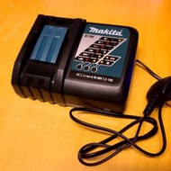 Makita 牧田18v充電器，沿港鐵站內交收。