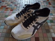Asics 跑鞋