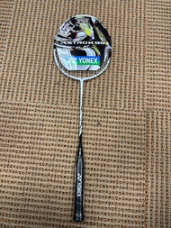 (最後一塊，送Yonex拍套手膠）正版全新Yonex Astrox 99 Play天斧99羽 毛球拍白虎紋