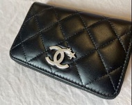 CHANEL wallet XL最新香奈兒24年春夏水晶鑽 Street Style  Star AP3728 銀包散子包三格 有銀色拉鍊  卡咭包 黑色羊皮 不是魚子醬 配CHANEL 星星耳環Earrings