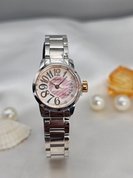 นาฬิกา(ผู้หญิง) ORIENT Japan เครื่องควอทซ์ญี่ปุ่น หน้าปัดมุกชมพู ลวดลายหัวใจ สินค้าแท้ รับประกัน1ปี