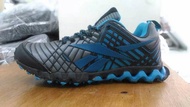 Reebok zigtech running shoes black in blue