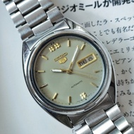 Vintage Seiko 5 Automatic Cream dial ref.7009-3040 c.1980-90s no diver