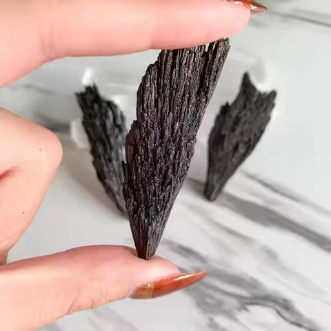 Grounding Stone Raw Black Kyanite - Raw Kyanite - Kyanite - Black Kyanite Blades - Protection - Alig