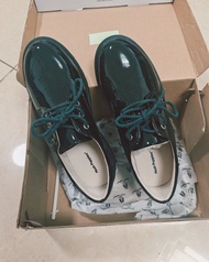 Hush Puppies 黑色漆皮綁帶皮鞋