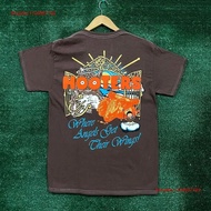 Hooters Where Angels Get Their Wings T Shirt Saiz Medium pakaian berjenama vintaj Pakaian jalanan ya