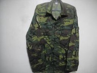 【靖】{中華民國陸軍} 向邦公司(步兵學校-臨陣當先-金湯二兵)*陸式抗近紅外線迷彩野衣*(批號:H902)型號：43L