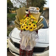 TRI SUNFLOWER WAX FLOWER BOUQUET GRATITUDE PHOM TO 70-75CM + BANER HAPPY GRADUATION AND BEAR IN CLAS